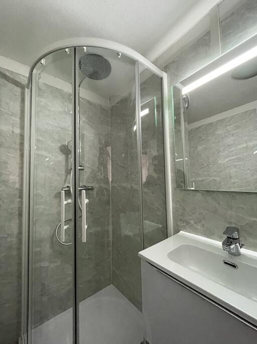 Reims - Duplex Au Coeur Du Quartier Saint-Remi Apartment Bagian luar foto